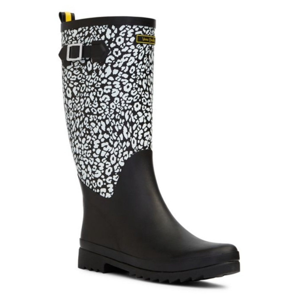 Vera Bradley Leopard Print “camocat” Tall Rain boots, Size 6 in Black and White